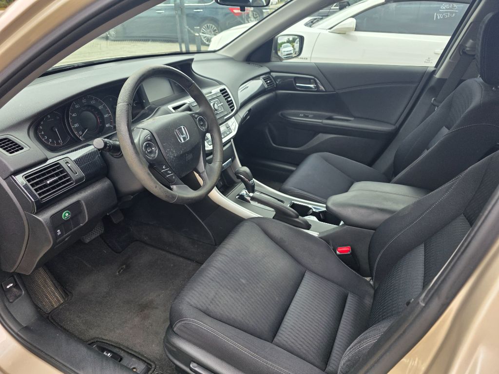 Honda Accord photo 5